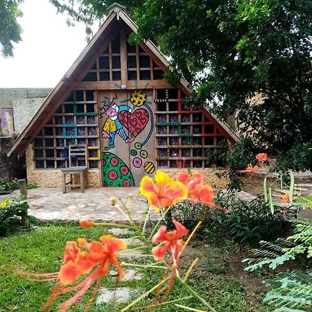 Kokrobite Gardens Restaurant And Guest House Esterno foto