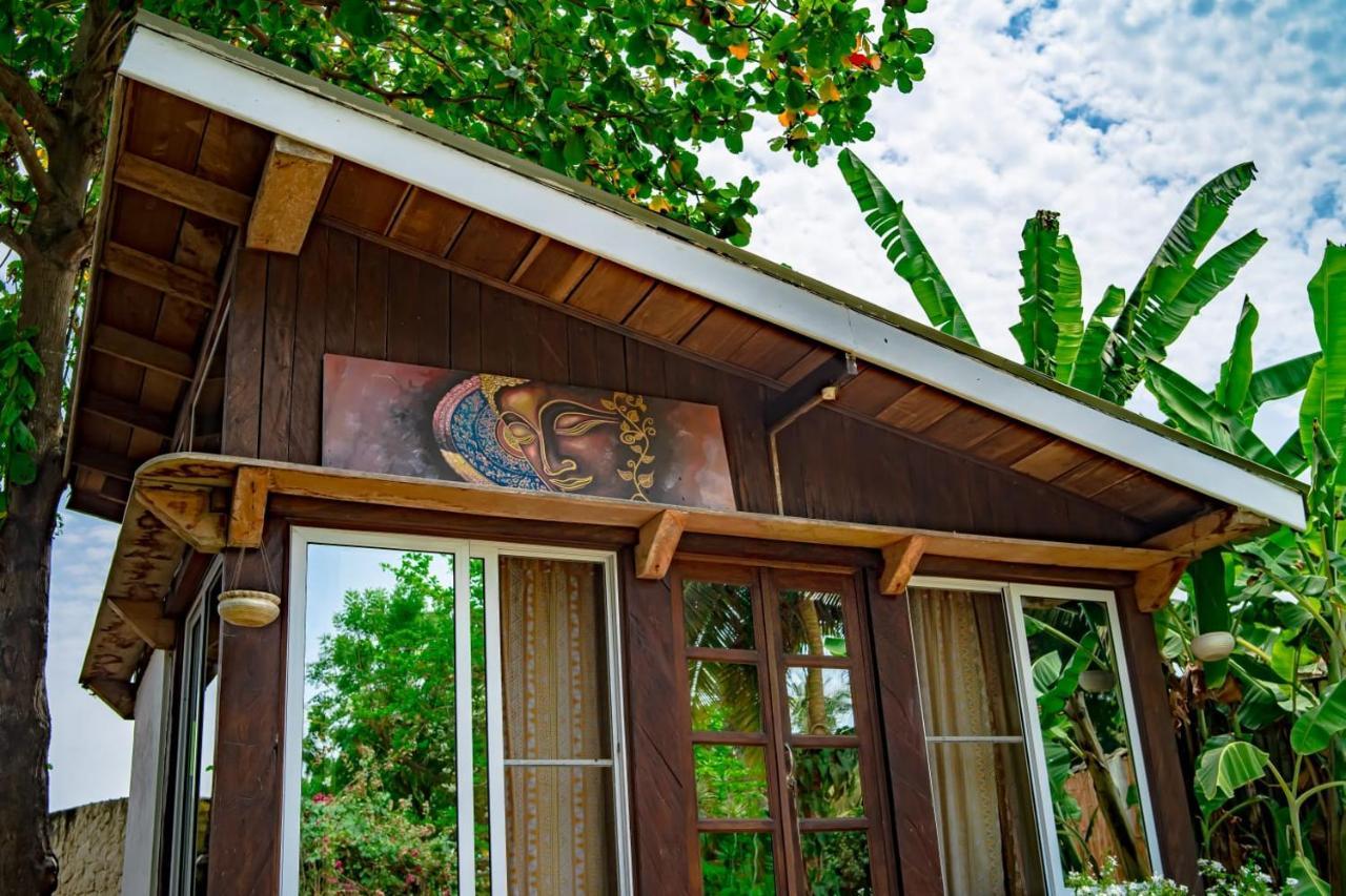 Kokrobite Gardens Restaurant And Guest House Esterno foto