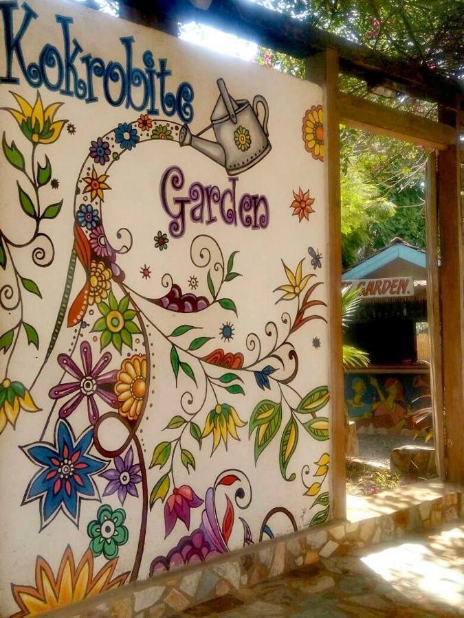 Kokrobite Gardens Restaurant And Guest House Esterno foto