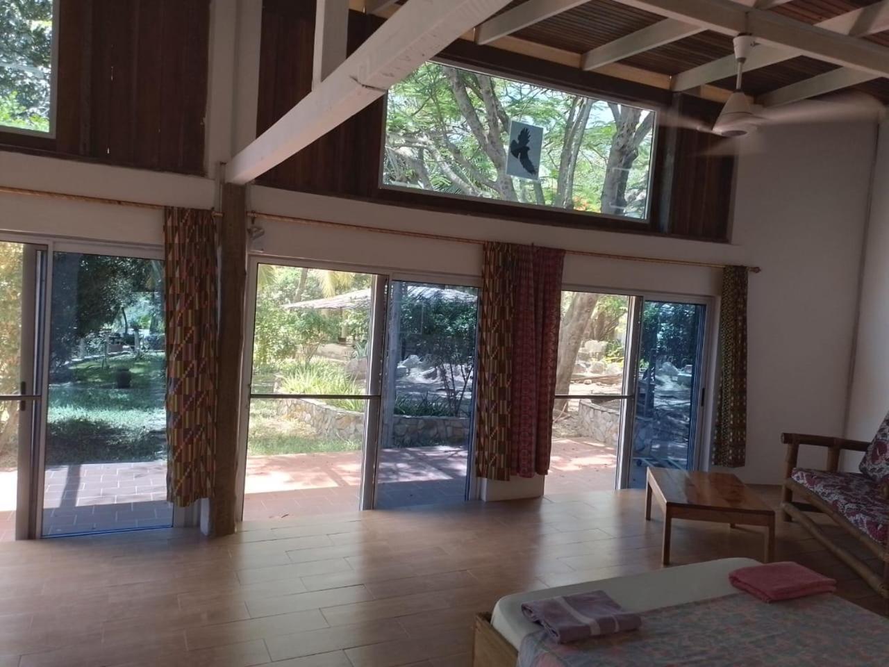 Kokrobite Gardens Restaurant And Guest House Esterno foto