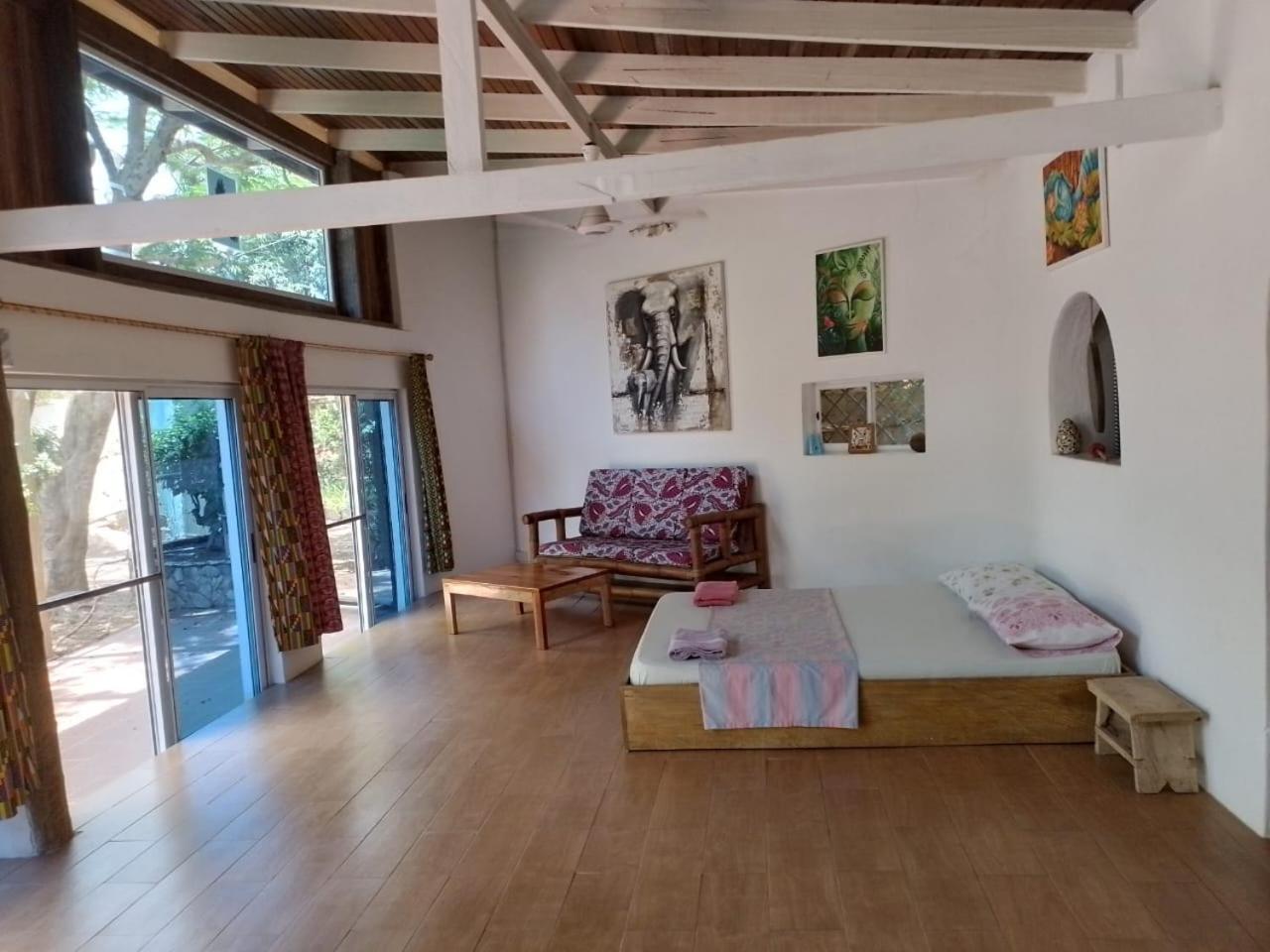 Kokrobite Gardens Restaurant And Guest House Esterno foto