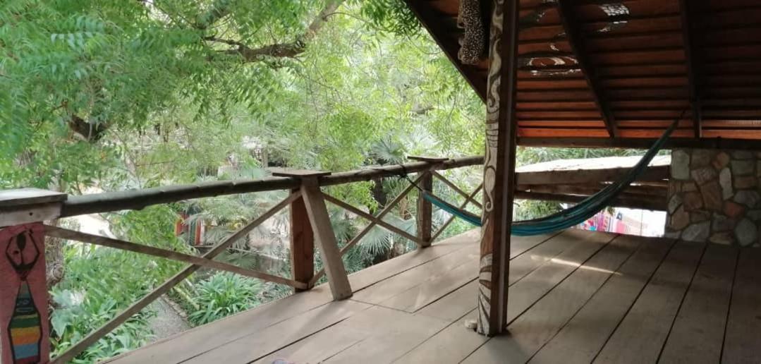 Kokrobite Gardens Restaurant And Guest House Esterno foto
