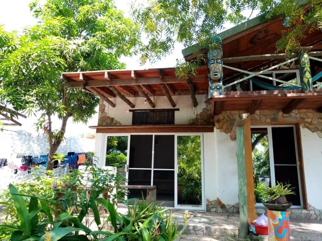 Kokrobite Gardens Restaurant And Guest House Esterno foto