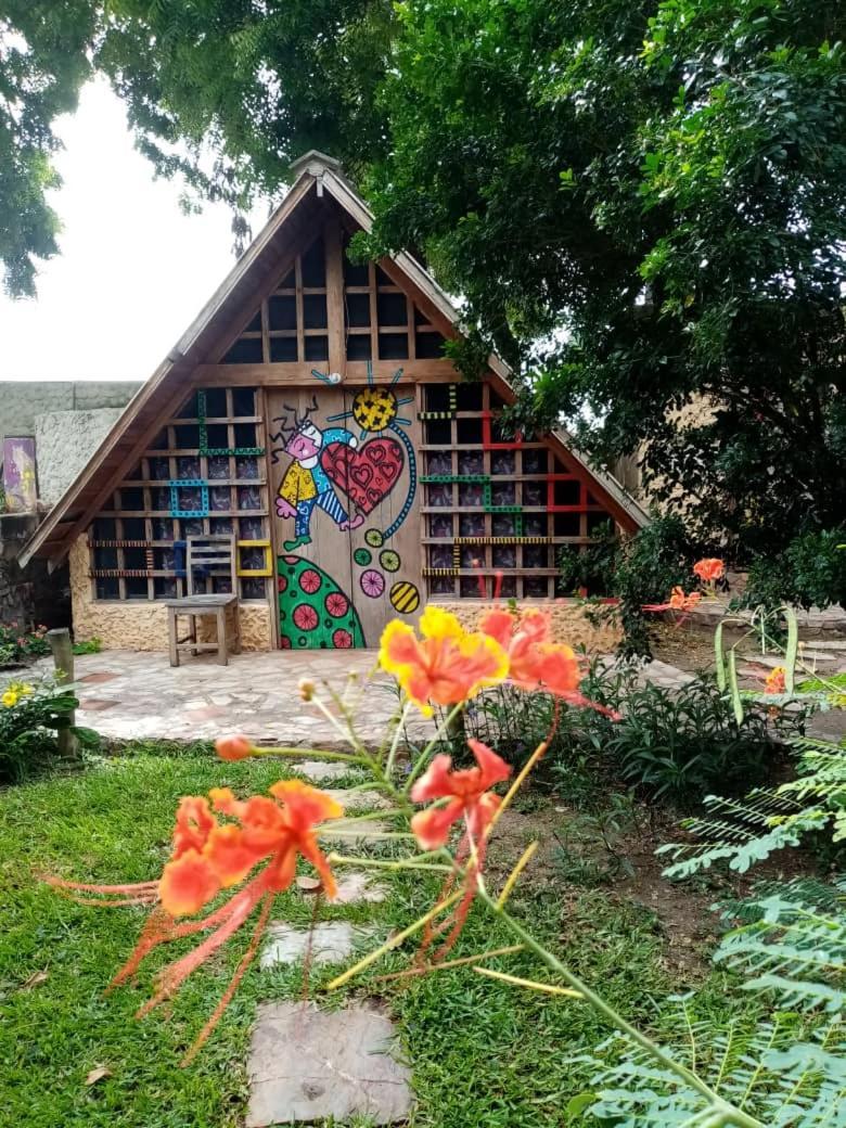 Kokrobite Gardens Restaurant And Guest House Esterno foto